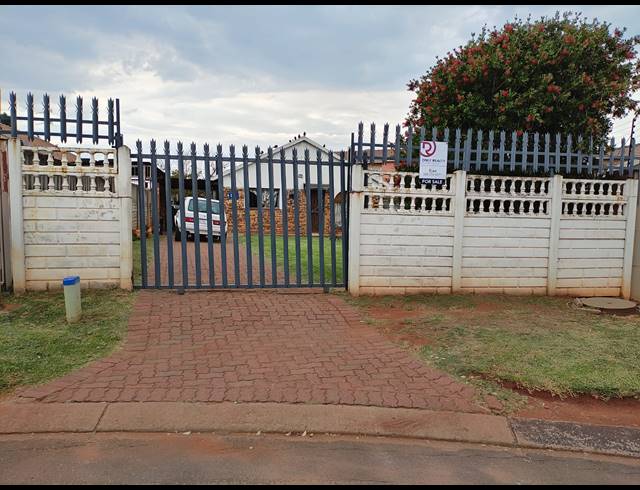 3 BEDROOM HOUSE FOR SALE IN BAKERTON